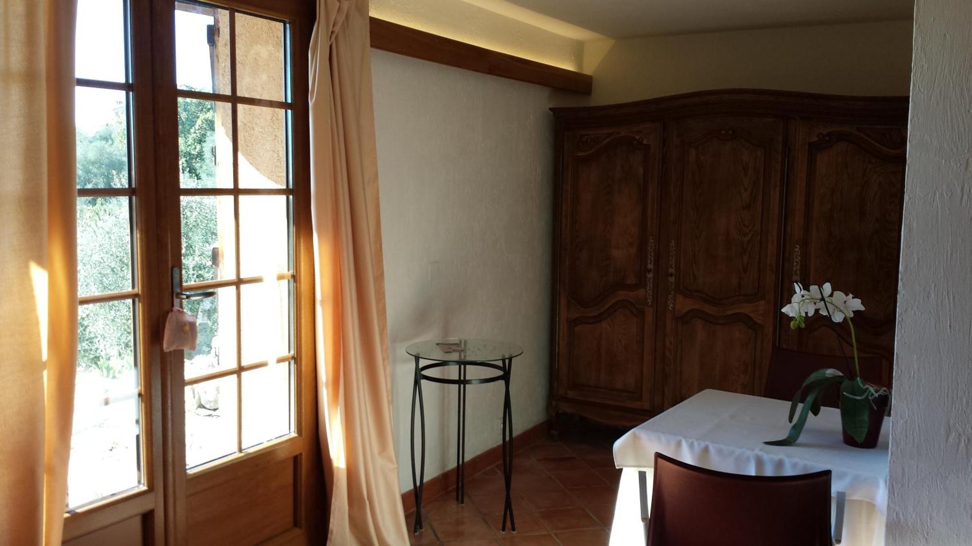 La Bergerie St Antoine Bed & Breakfast Speracedes Room photo
